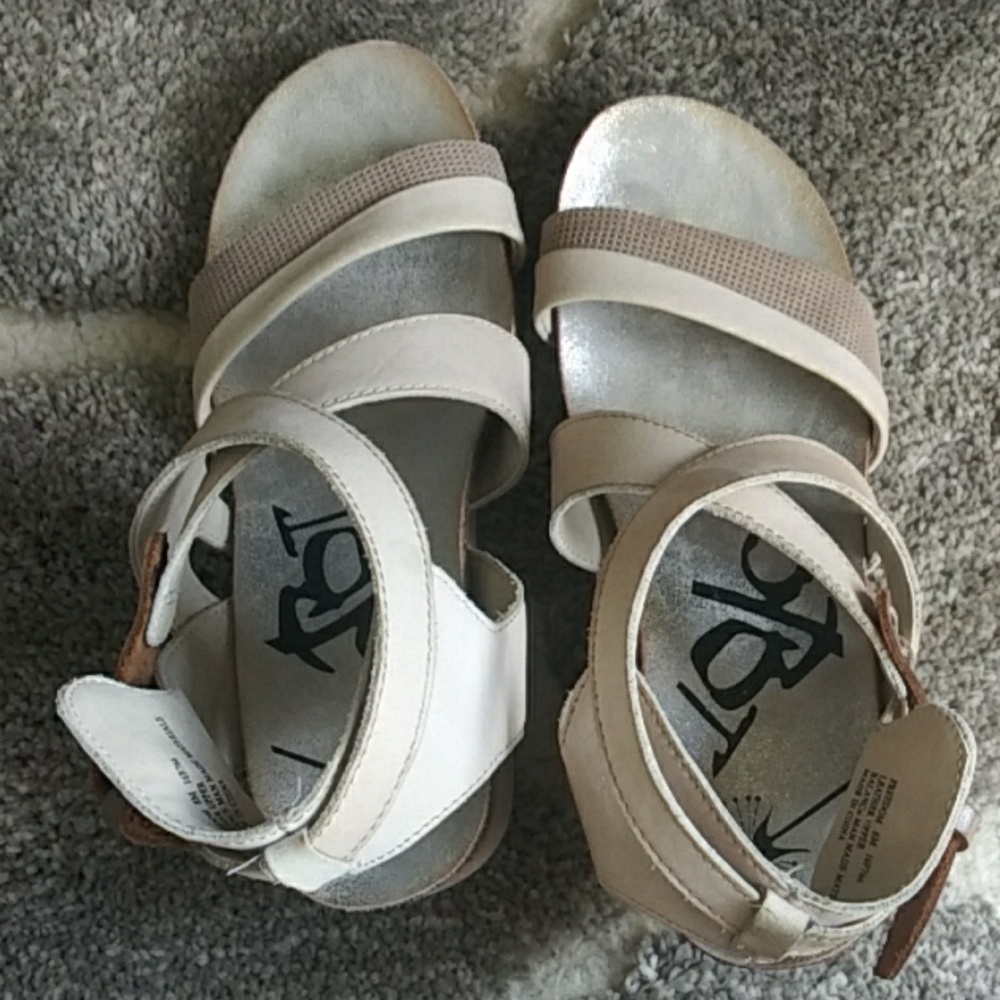 OTBT SANDALS